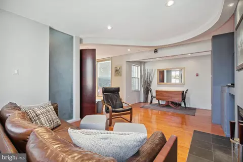344 8th St NE, Washington, DC 20002 photo 5