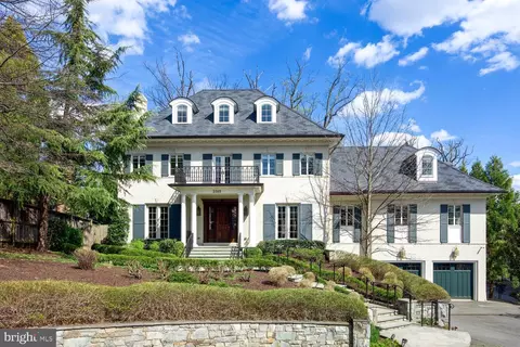2509 Foxhall Rd NW, Washington, DC 20007 photo 1