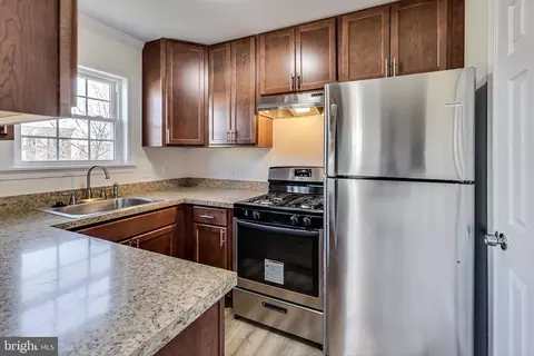 2706 Knox St SE, Washington, DC 20020