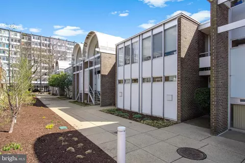 332 N St SW #332, Washington, DC 20024