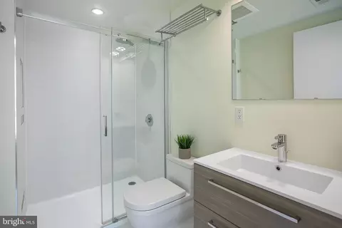 2422 17th St NW #303, Washington, DC 20009 photo 10