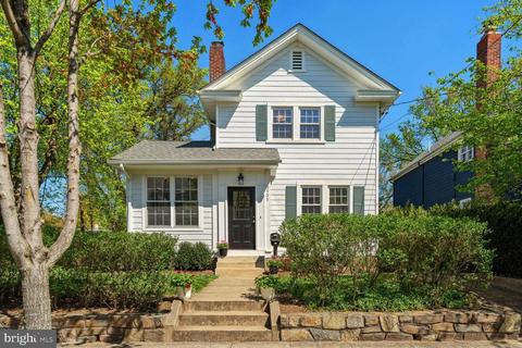 3905 Alton Pl NW, Washington, DC 20016