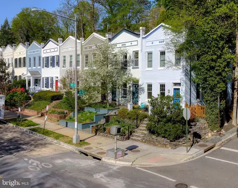 2001 37th St NW, Washington, DC 20007 photo 32