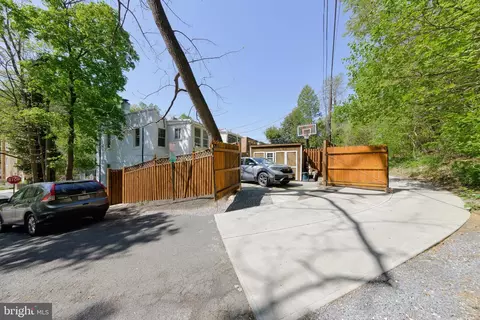 2001 37th St NW, Washington, DC 20007 photo 29
