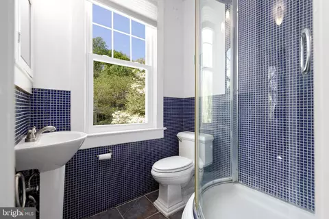 2001 37th St NW, Washington, DC 20007 photo 18