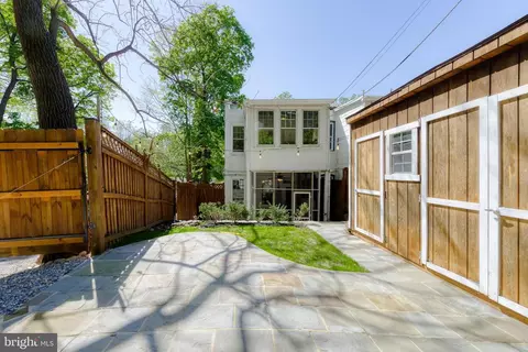 2001 37th St NW, Washington, DC 20007 photo 30