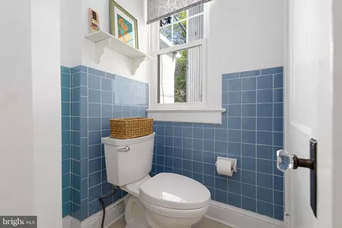 2001 37th St NW, Washington, DC 20007 photo 15
