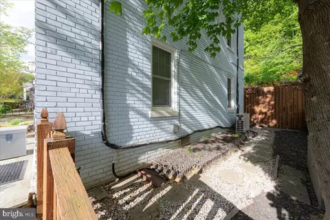 2001 37th St NW, Washington, DC 20007 photo 26