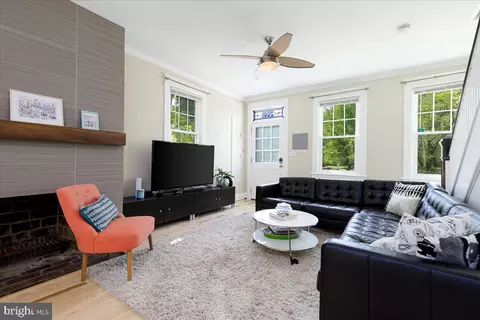 2001 37th St NW, Washington, DC 20007 photo 3