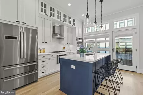 403 Guethlers SE, Washington, DC 20003 photo 4