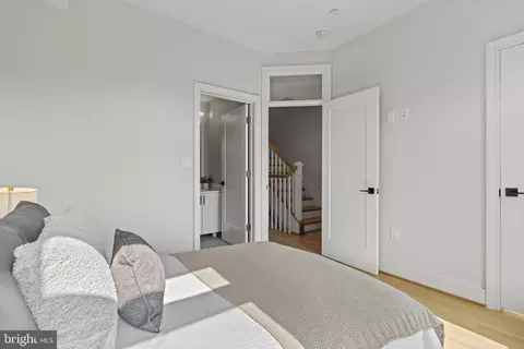 403 Guethlers SE, Washington, DC 20003 photo 31