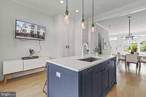 403 Guethlers SE, Washington, DC 20003 photo 5