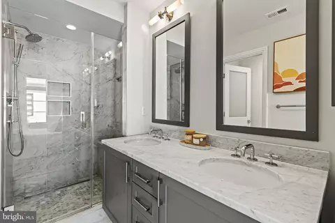 403 Guethlers SE, Washington, DC 20003 photo 25