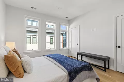 403 Guethlers SE, Washington, DC 20003 photo 23