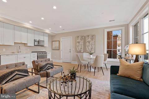 710 E Street St SE #4, Washington, DC 20003