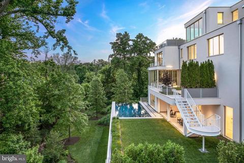 4640 Cathedral Ave NW, Washington, DC 20016