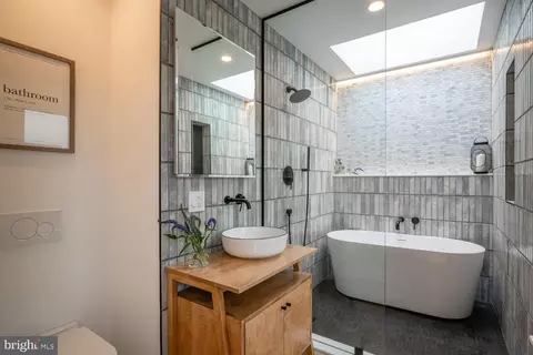 1312 D St SE, Washington, DC 20003 photo 35