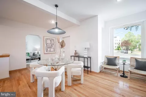 207 R St NW #3, Washington, DC 20001