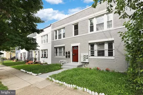 1208 16th St NE #4, Washington, DC 20002