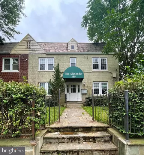 330 Delafield Pl NW #1, Washington, DC 20011