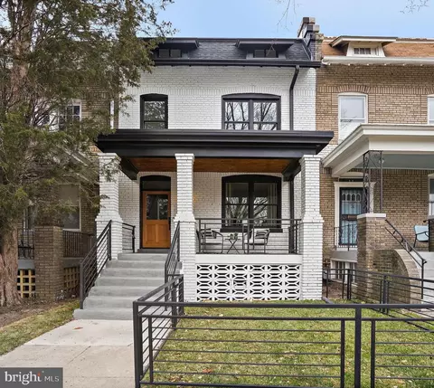 12 Grant Cir NW, Washington, DC 20011