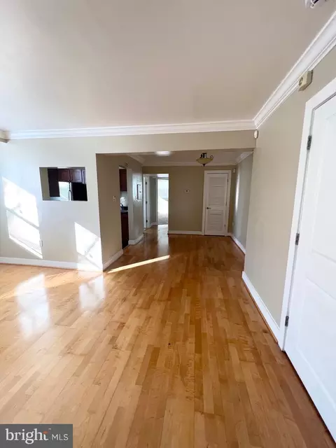 2835 Gainesville St SE #202, Washington, DC 20020