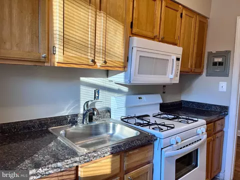 4600 Hillside Rd SE, Washington, DC 20019 photo 3