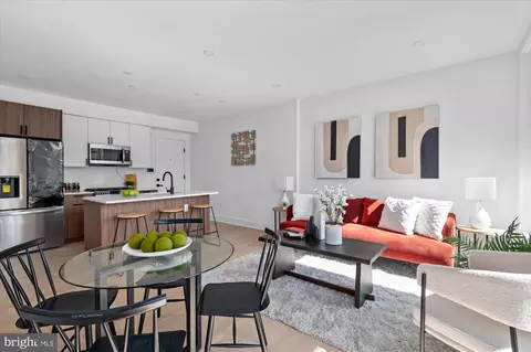 232 Hamilton St NW #1, Washington, DC 20011