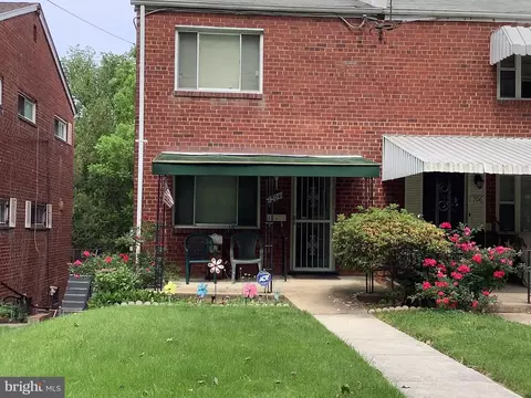 704 Ridge Rd SE, Washington, DC 20019
