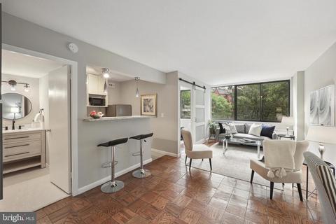 2201 L St NW #207, Washington, DC 20037