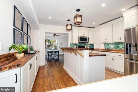 1333 Dexter Ter SE, Washington, DC 20020