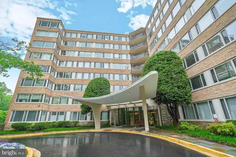 4101 Cathedral Ave NW #701, Washington, DC 20016