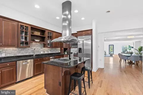 2121 S St NW, Washington, DC 20008 photo 10