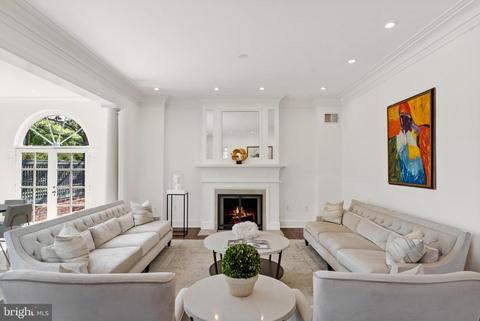 3838 Cathedral Ave NW, Washington, DC 20016