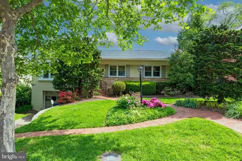 4457 Sedgwick St NW, Washington, DC 20016