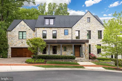 1930 Foxview Cir NW, Washington, DC 20007 photo 2