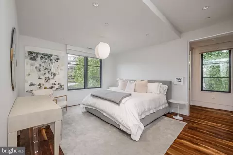 1930 Foxview Cir NW, Washington, DC 20007 photo 18