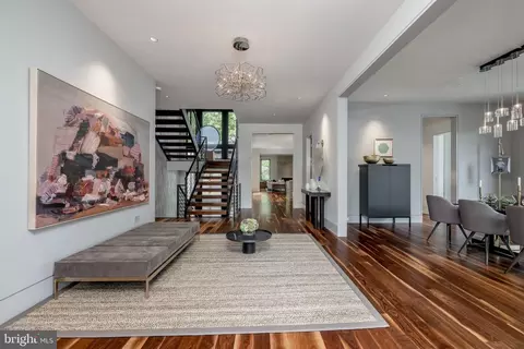1930 Foxview Cir NW, Washington, DC 20007 photo 4