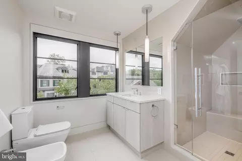 1930 Foxview Cir NW, Washington, DC 20007 photo 24