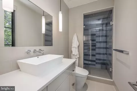 1930 Foxview Cir NW, Washington, DC 20007 photo 19