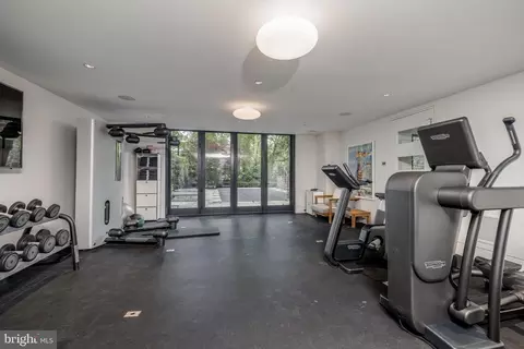 1930 Foxview Cir NW, Washington, DC 20007 photo 34