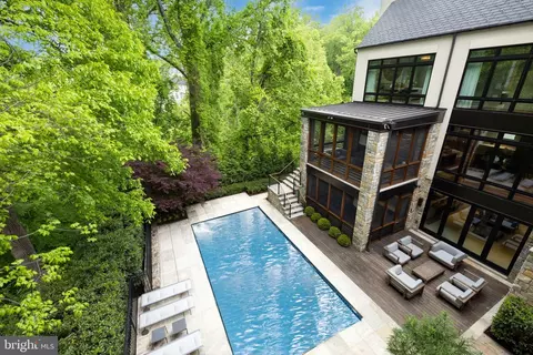 1930 Foxview Cir NW, Washington, DC 20007 photo 38