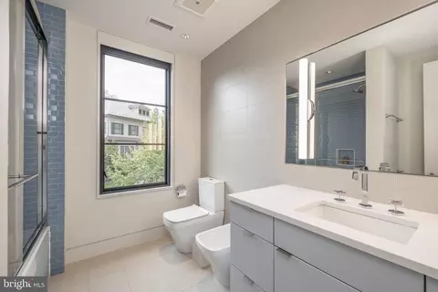 1930 Foxview Cir NW, Washington, DC 20007 photo 22