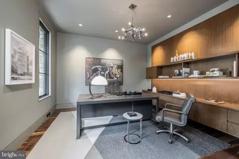 1930 Foxview Cir NW, Washington, DC 20007 photo 12