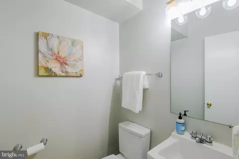 227 6th St NE, Washington, DC 20002 photo 12