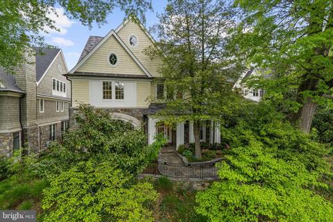 2810 University Ter NW, Washington, DC 20016