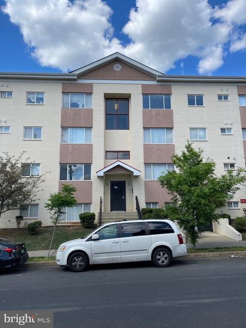 5000 Call Pl SE #302, Washington, DC 20019