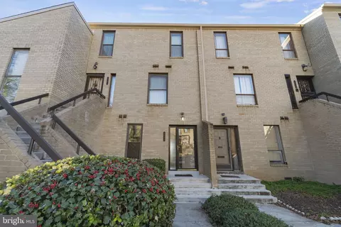 2705 31st Pl NE #2705, Washington, DC 20018
