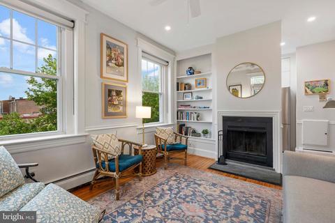 101 7th St SE #6, Washington, DC 20003