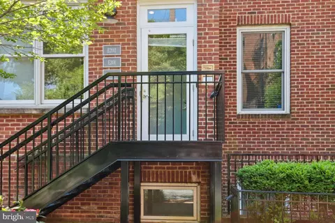 2516 Q St NW #E202, Washington, DC 20007